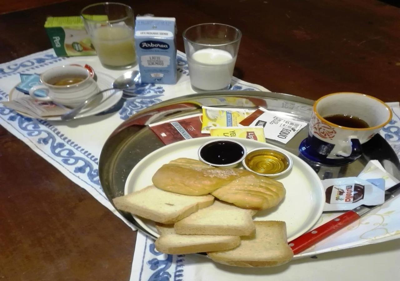 B&B Le Finestre Su Via Cavour Sassari Eksteriør bilde