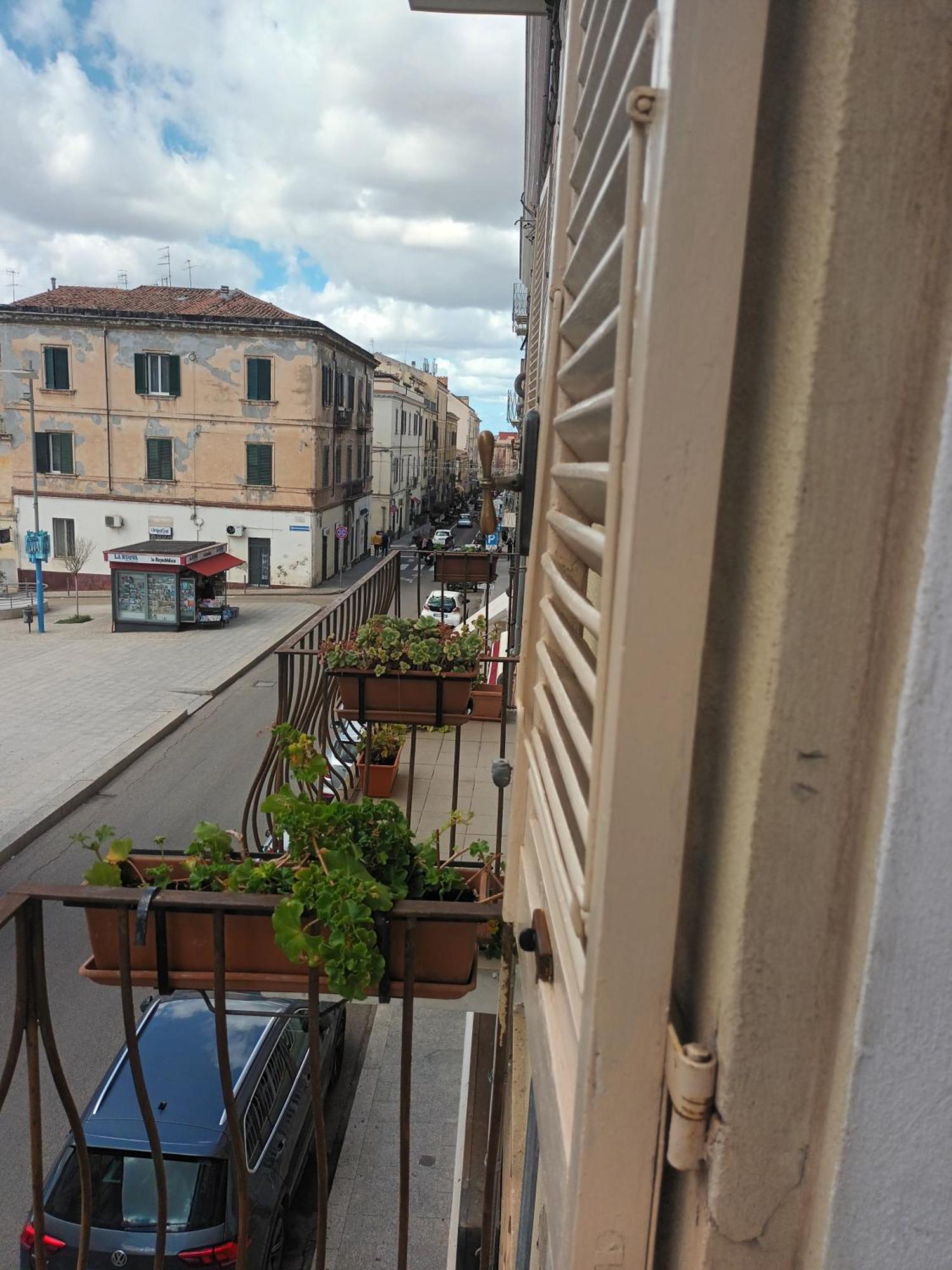 B&B Le Finestre Su Via Cavour Sassari Eksteriør bilde