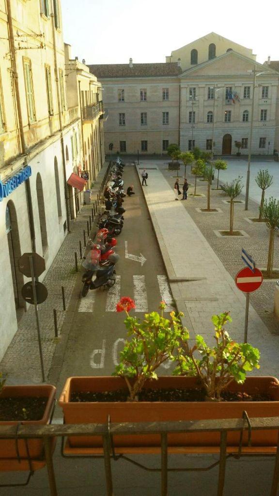 B&B Le Finestre Su Via Cavour Sassari Eksteriør bilde