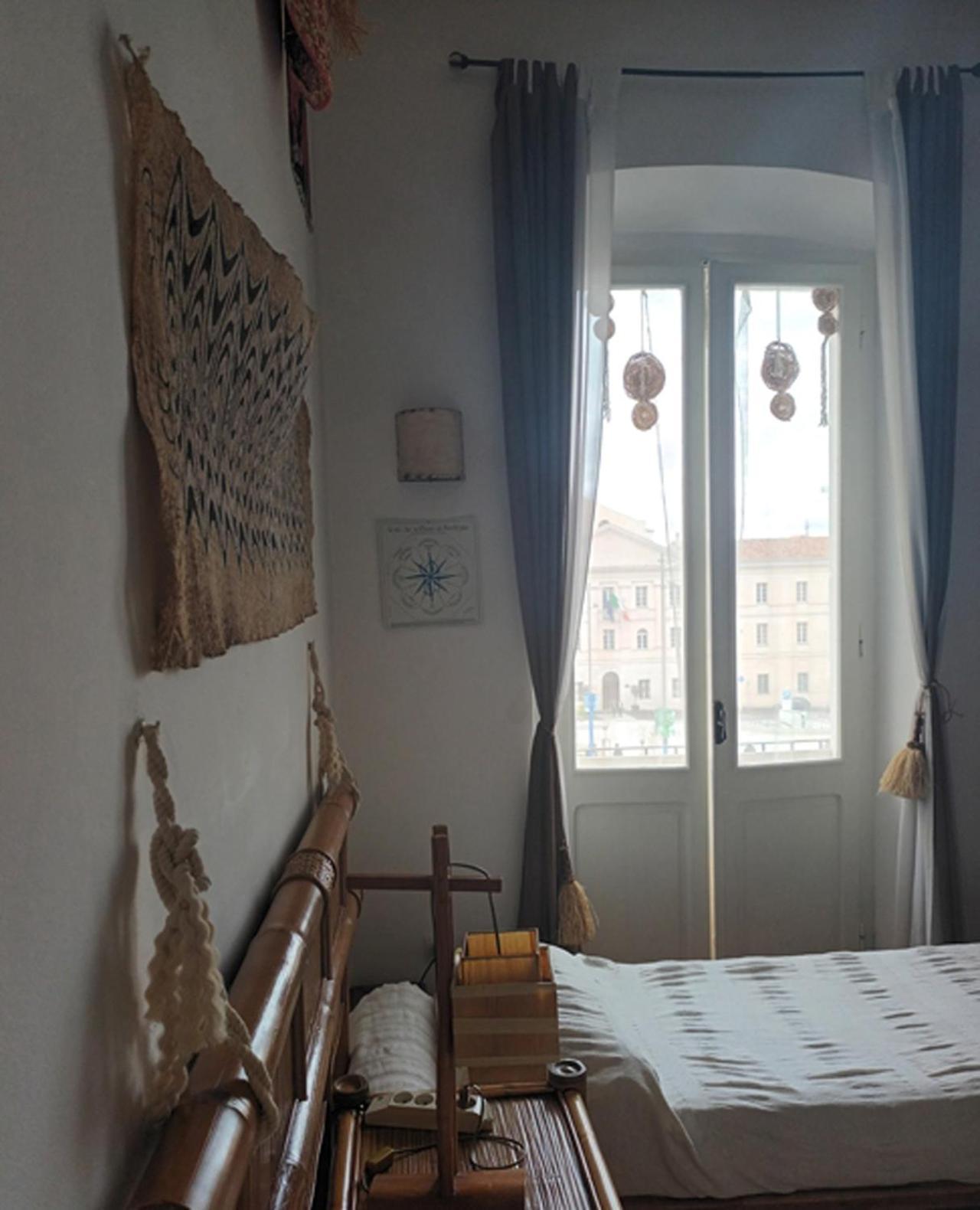 B&B Le Finestre Su Via Cavour Sassari Rom bilde
