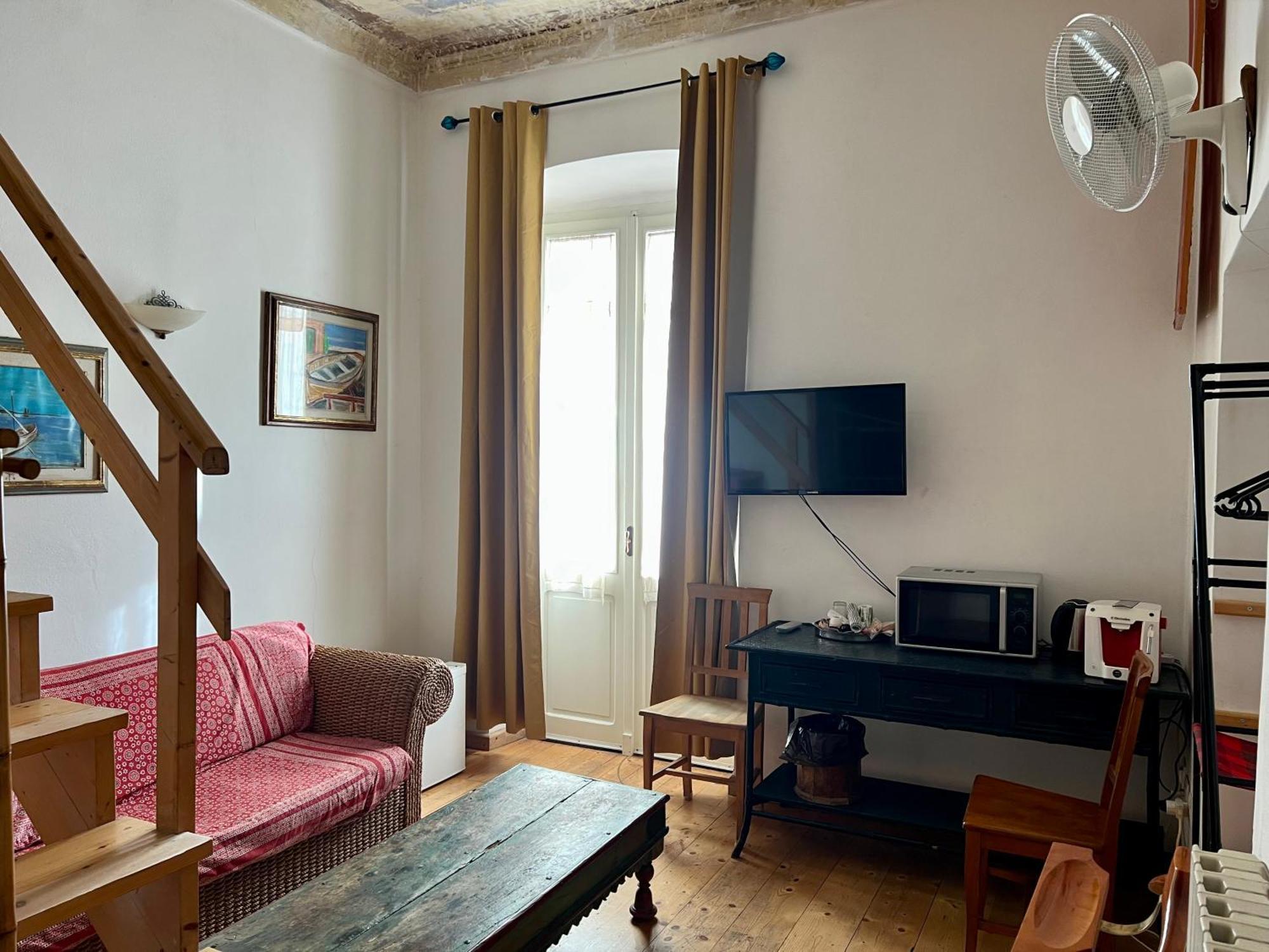 B&B Le Finestre Su Via Cavour Sassari Rom bilde