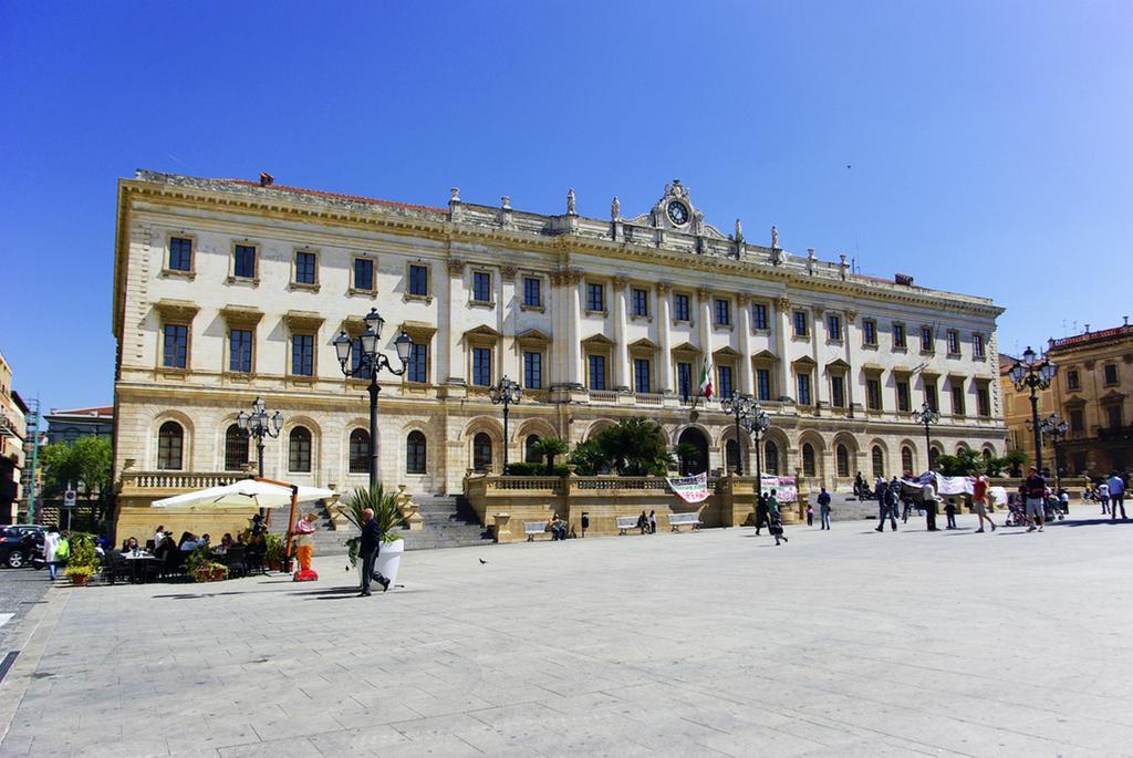 B&B Le Finestre Su Via Cavour Sassari Eksteriør bilde