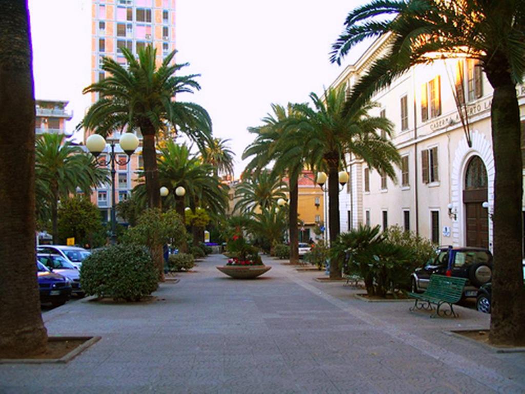 B&B Le Finestre Su Via Cavour Sassari Eksteriør bilde