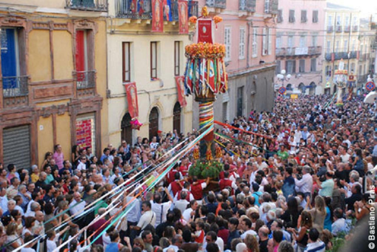 B&B Le Finestre Su Via Cavour Sassari Eksteriør bilde